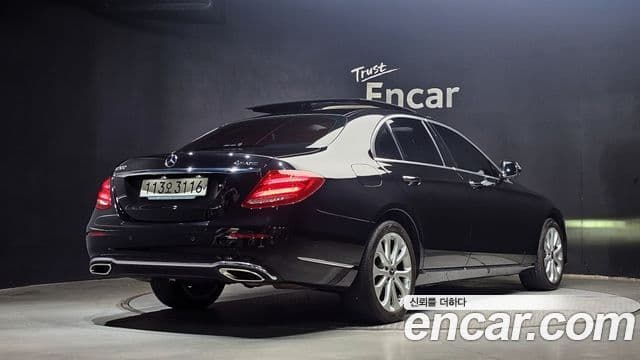 Clasa E E300 4MATIC Exclusive