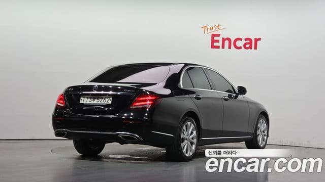 Clasa E E300 4MATIC Exclusive