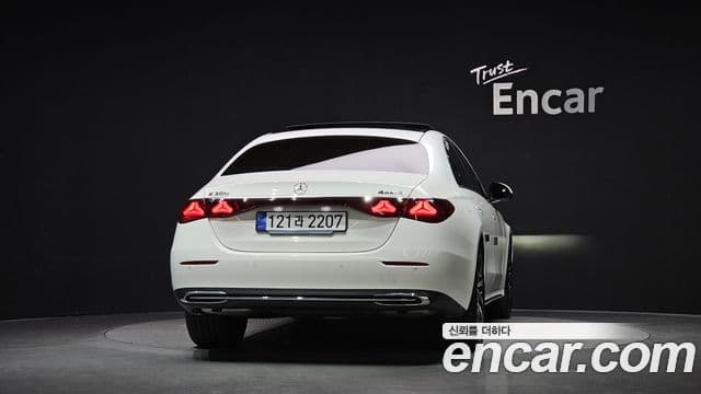 Clasa E E300 4MATIC Exclusive