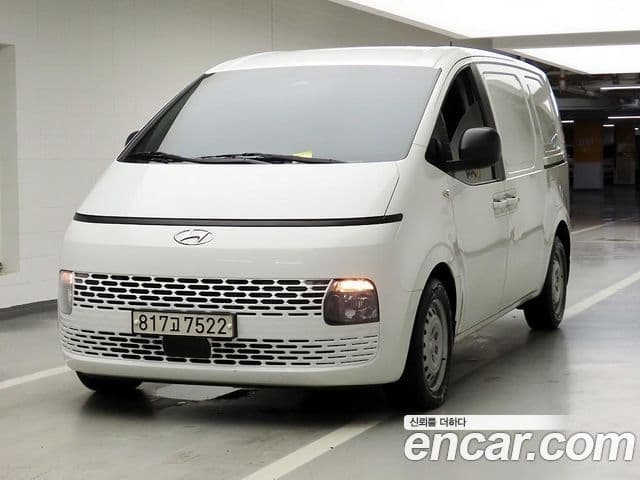 Staria Cargo 3 locuri