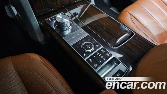 Range Rover 4.4 SDV8 AB LWB Motorină