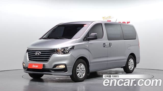 Grand Starex Van 3 locuri