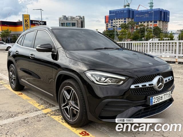 GLA- GLA250 4MATIC