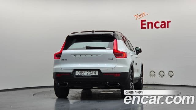 XC40 T4 R-Design