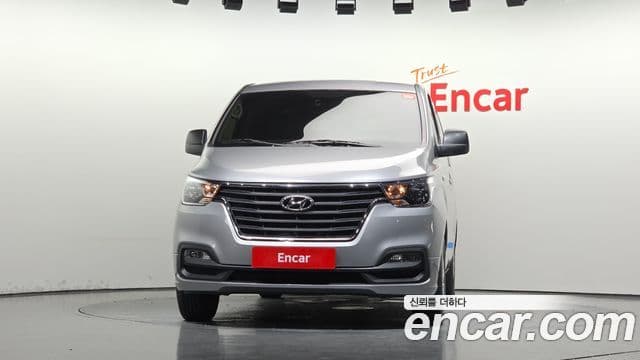 Grand Starex Van 3 locuri