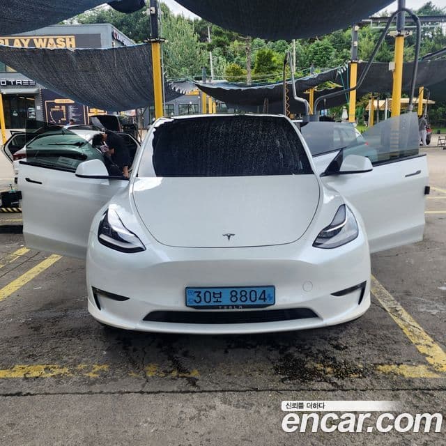 Y Long Range AWD