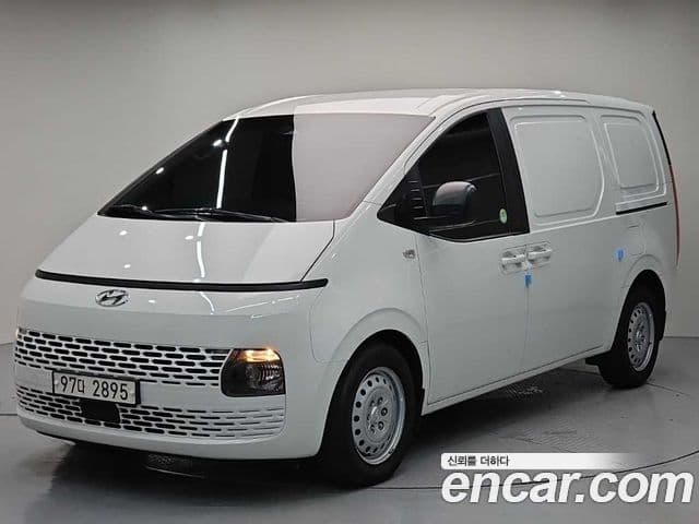 Staria Cargo 3 locuri