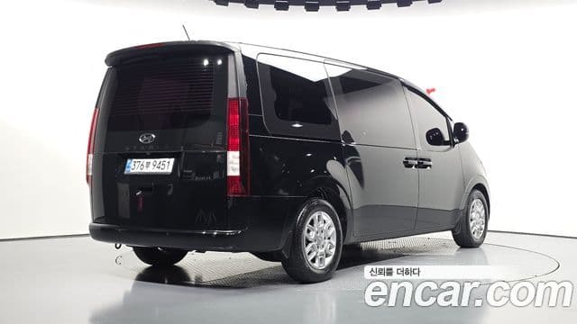 Staria Tourer 9 locuri