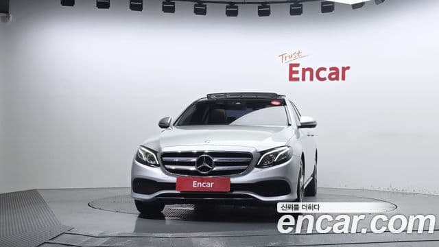 Clasa E E300 4MATIC Avantgarde