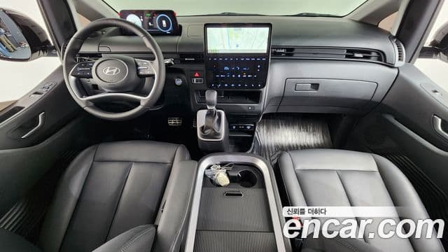 Staria L3.5 Cargo 5 locuri