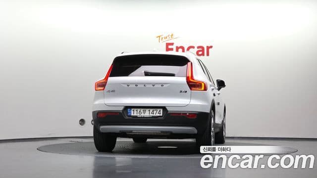 XC40 B4 Momentum