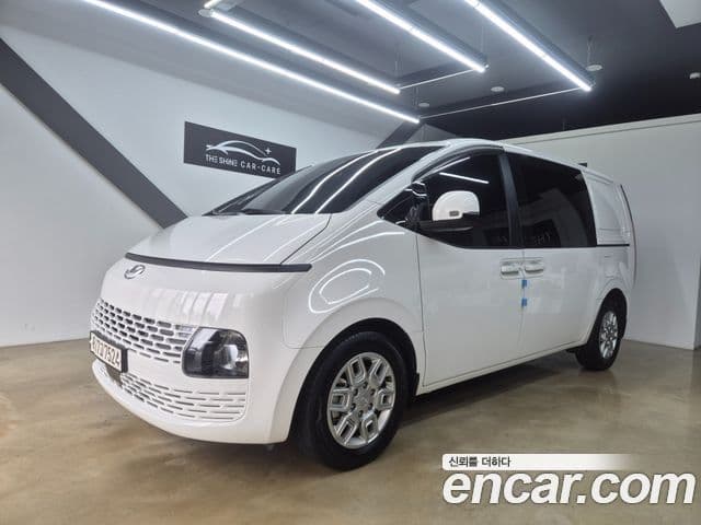 Staria Cargo 5 locuri