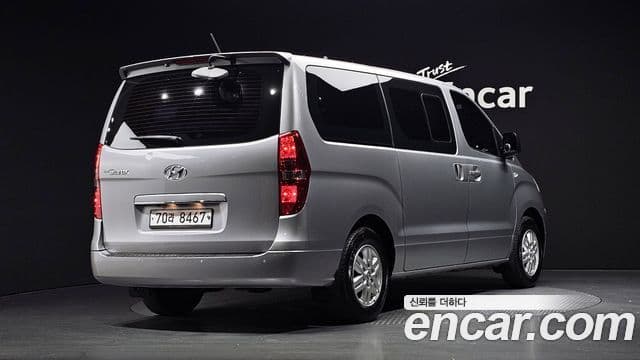 Grand Starex 12 locuri LPi Wagon