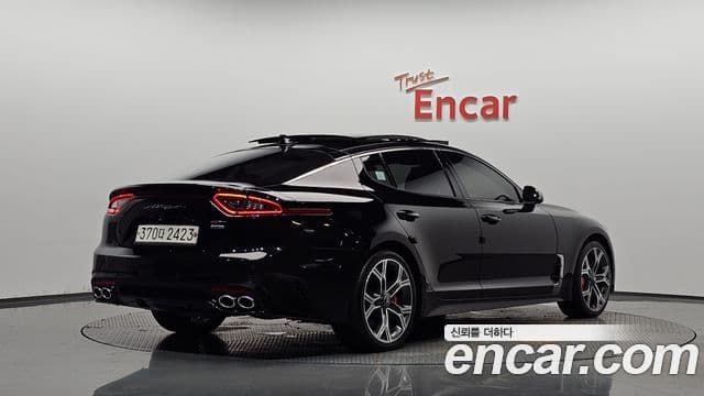 Stinger 3.3 Turbo AWD