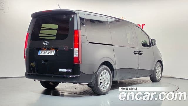 Staria L3.5 Cargo 5 locuri