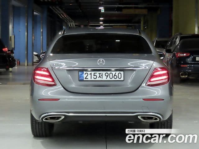 Clasa E E300 4MATIC Avantgarde