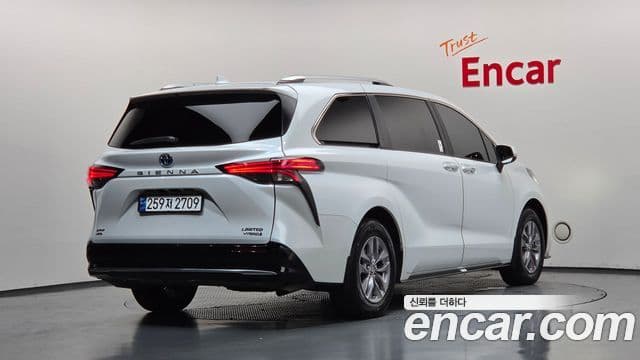 Sienna 2.5 Hybrid AWD