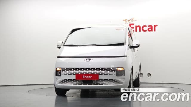 Staria Cargo 3 locuri