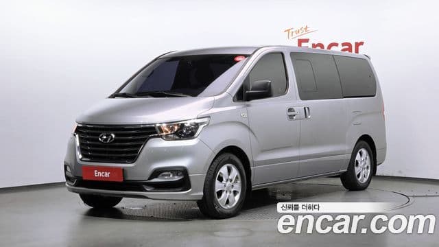 Grand Starex Wagon 11 locuri