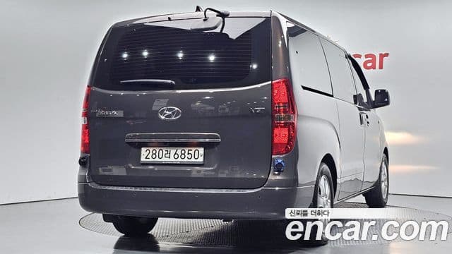 Grand Starex Urban 9 locuri