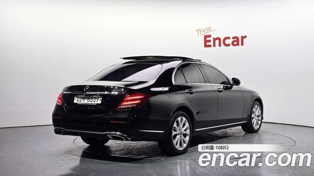 Clasa E E300 4MATIC Exclusive