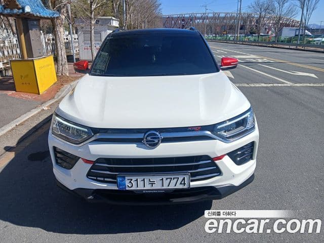 Beautiful Korando Benzină 1.5 2WD R-