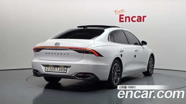 Grandeur 3.0 LPi (Rent-a-car)