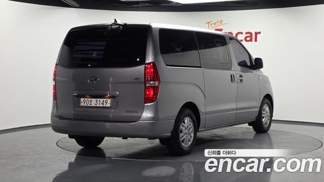 Grand Starex Van 5 locuri