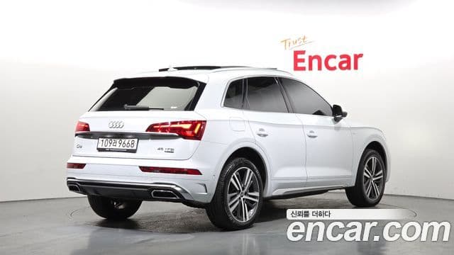 Q5 (FY) 45 TFSI Quattro Premium
