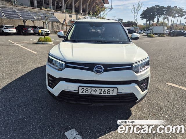 Very New Tivoli Benzină 1.5 2WD