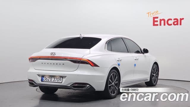 Grandeur 3.0 LPi (Rent-a-car)