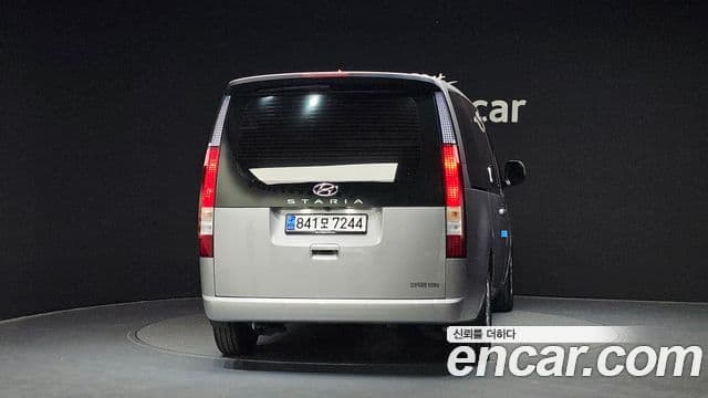 Staria L3.5 Cargo 5 locuri