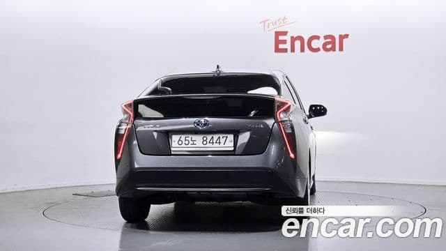 Prius 1.8 E