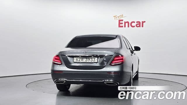 Clasa E E200 Avantgarde
