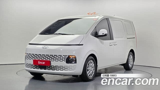 Staria Cargo 3 locuri