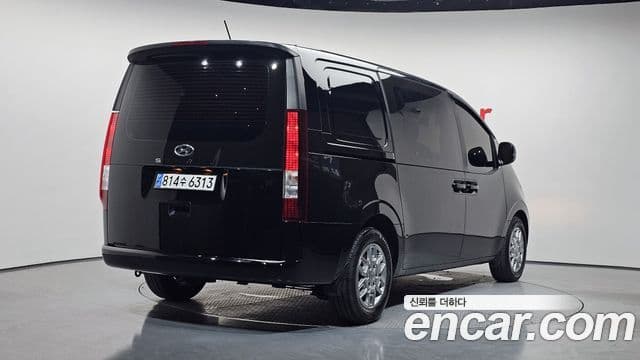 Staria Cargo 5 locuri