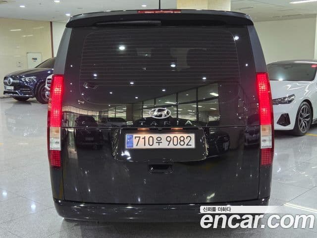 Staria L3.5 Tourer 11 locuri