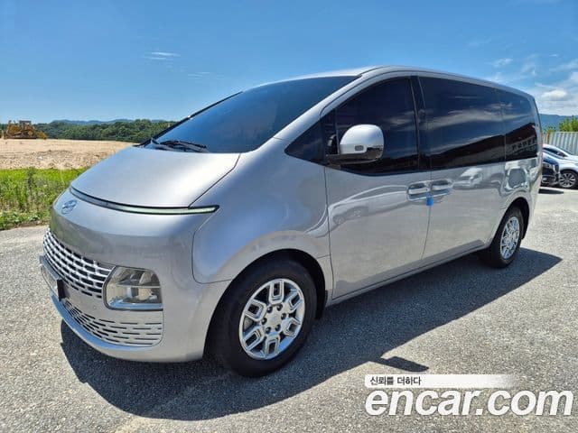 Staria Cargo 3 locuri