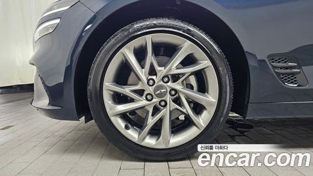 G70 Benzină 2.0T 4WD