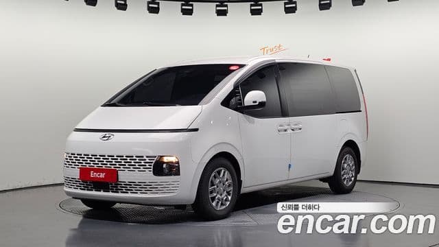 Staria Cargo 3 locuri