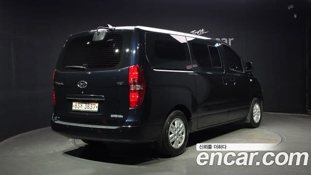 Grand Starex Van 5 locuri