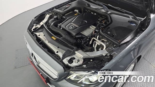 Clasa E E200 Avantgarde