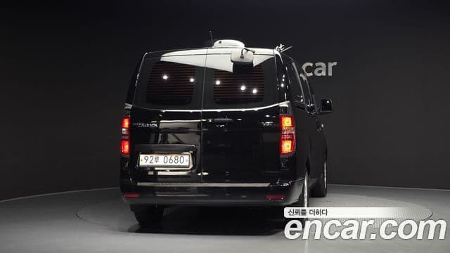 Grand Starex Van 5 locuri