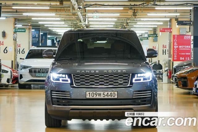 Range Rover 4.4 SDV8 AB LWB Motorină