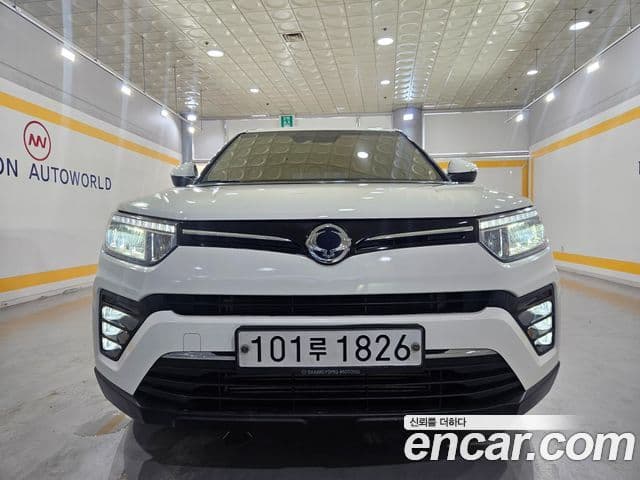 Very New Tivoli Benzină 1.5 2WD