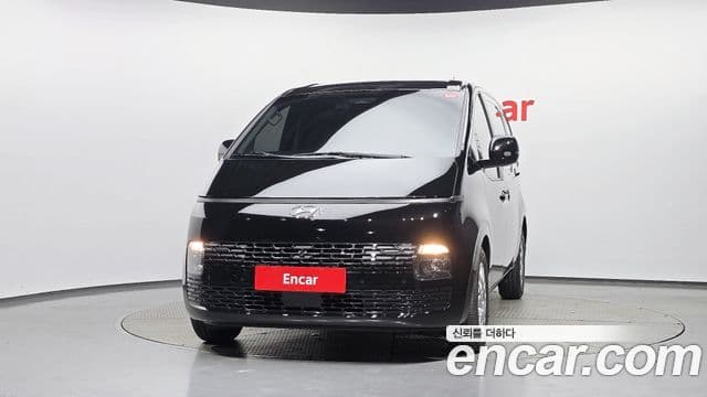 Staria Cargo 3 locuri