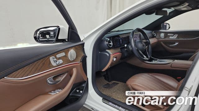 Clasa E E300e 4MATIC Exclusive