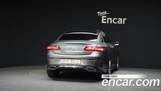 Clasa E E220d Coupé