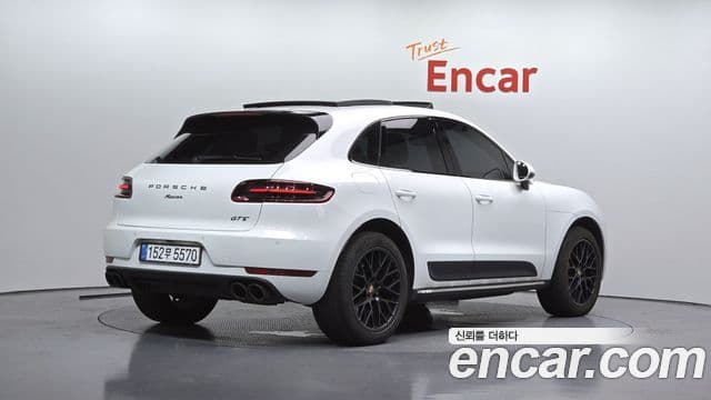 Macan 3.0 GTS