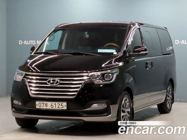 Grand Starex Urban 9 locuri